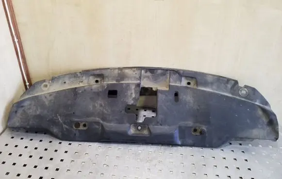Engine bonnet/hood lock trim molding
