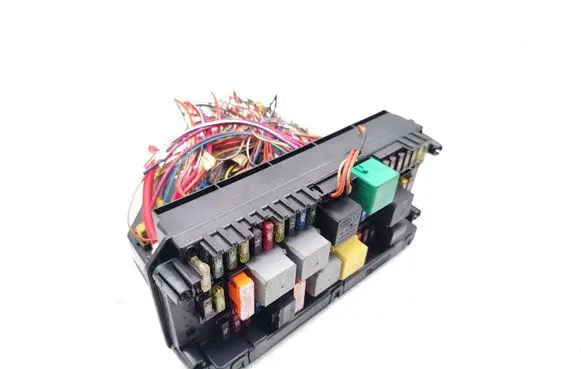 Mercedes-Benz E C207 W207 Fuse module A2129008307 A2129016100 A2129020603