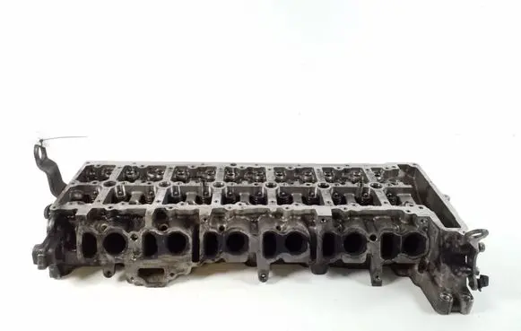 BMW 5 F10 F11 Engine head 8507561
