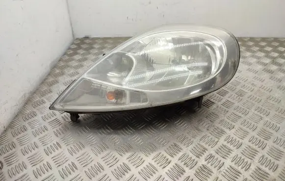 Opel Vivaro Headlight/headlamp 8200701354