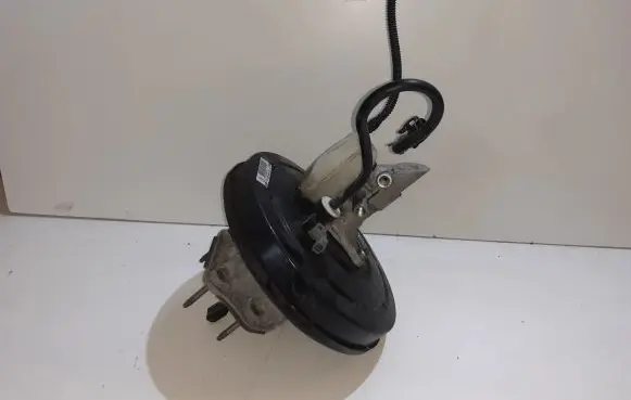 Renault Megane III Brake booster 472100013R