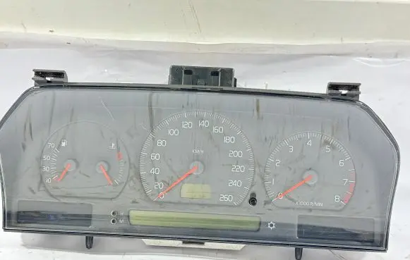 Volvo S70 V70 V70 XC Speedometer (instrument cluster) 9148930 9168138 9166196