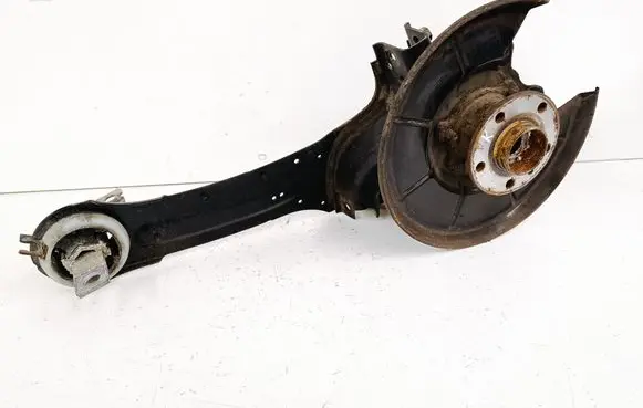 Rear wheel hub spindle/knuckle