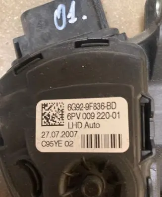 Volvo S80 Accelerator throttle pedal 6G929F836BD