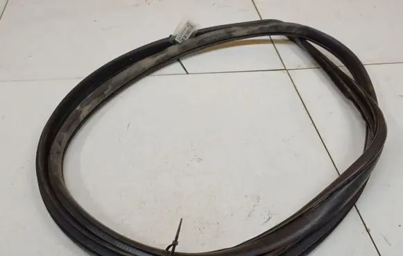 Mazda 6 Rubber seal front coupe door 
