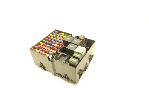 Ford Fiesta Fuse module 4S5T-14401-BJE 2J6T-14A073-AC