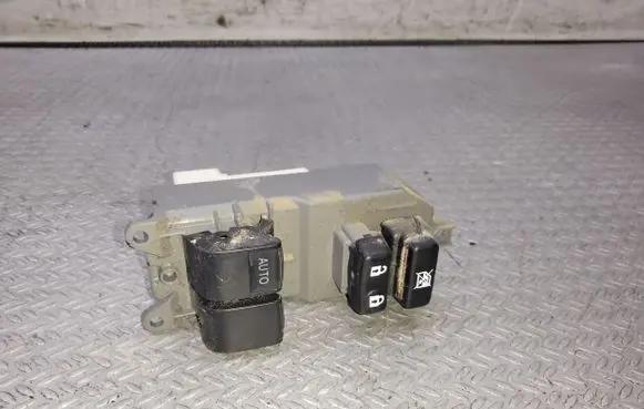 Toyota Yaris Electric window control switch