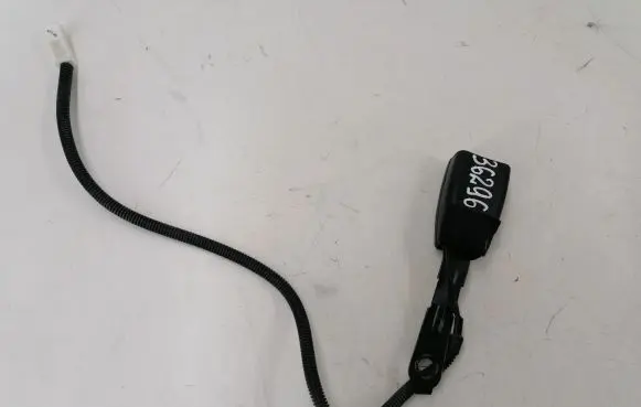 Hyundai i20 (PB PBT) Front seatbelt buckle