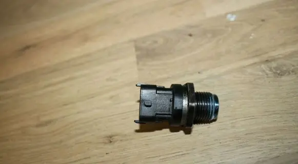 Fuel pressure sensor