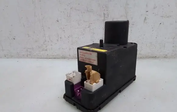 Audi A6 S6 C4 4A Central locking vacuum pump 4A0862257F