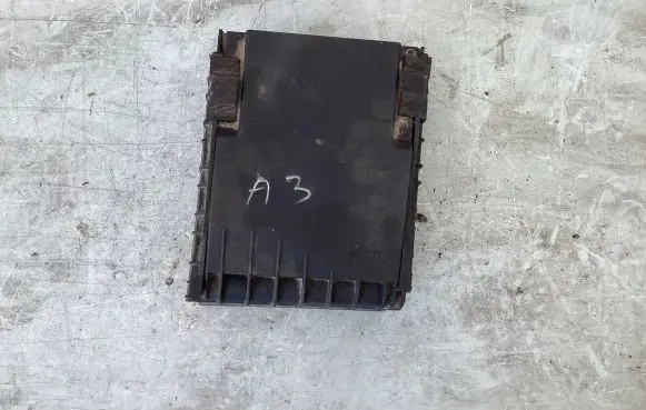 Audi A3 S3 8P Fuse module 1K0937124K