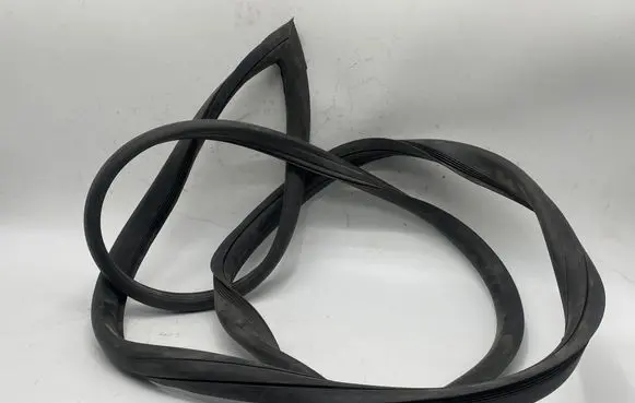 Porsche 911 Rubber seal front coupe door window 91154122504 106049091 1010688207