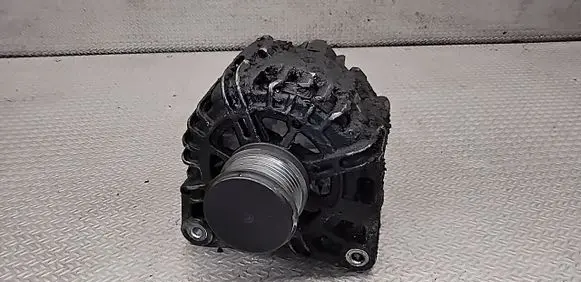 Renault Megane III Generator/alternator 2606288A