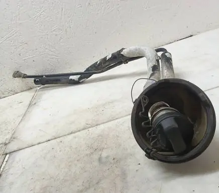 Volvo S60 Fuel tank filler neck pipe 09485023 T4877538