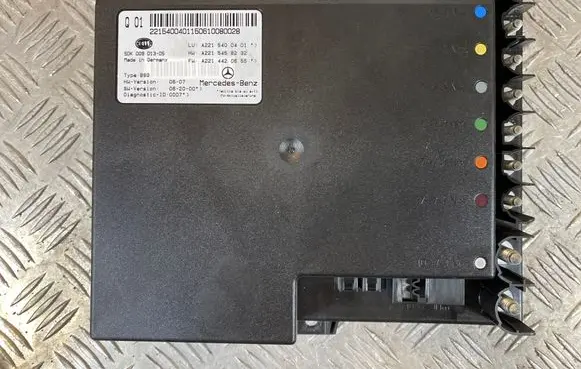 Mercedes-Benz S W221 Battery control module A2215400401 A2214420655 A2215458232