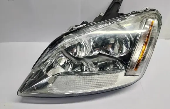 Ford Focus C-MAX Headlight/headlamp 20A478