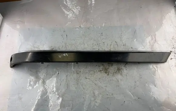 BMW 7 E38 Rear bumper trim bar molding 51128125412