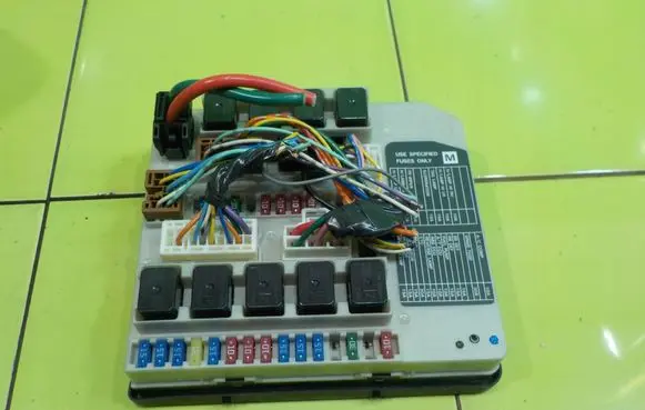Nissan X-Trail T31 Fuse box set BEZPIECZNIKOW WP209