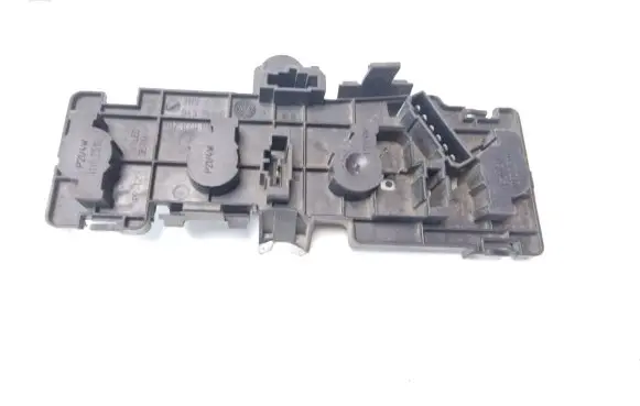 Volkswagen PASSAT B5.5 Tail light bulb cover holder 3B9945258B