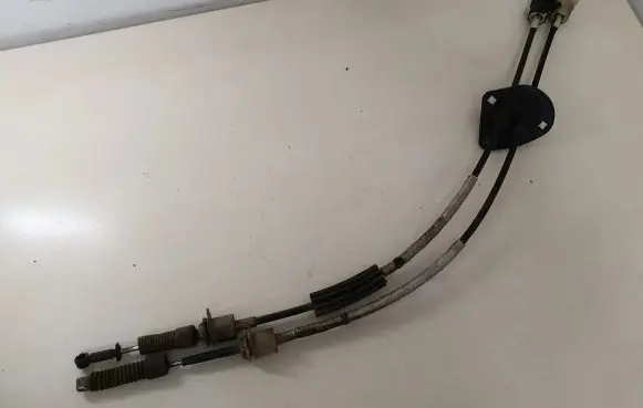 Gear shift cable linkage