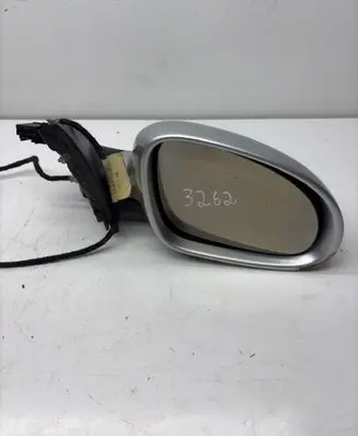 Volkswagen Golf V Front door electric wing mirror E1010836