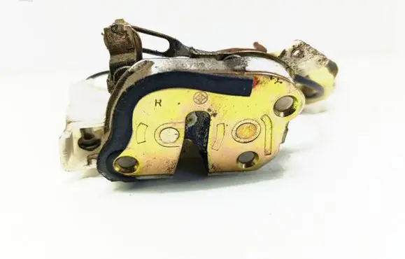 Toyota Yaris Front door lock 