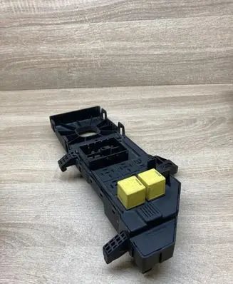 Opel Vectra C Fuse module 24443147