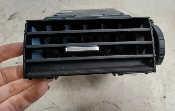 Ford Focus C-MAX Dash center air vent grill 3M51R014L21BO