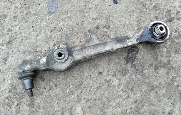 Volkswagen PASSAT B5.5 Front lower control arm/wishbone