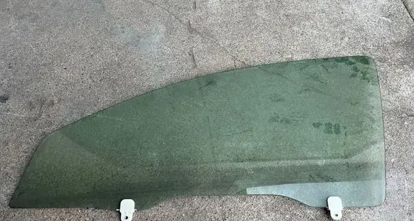 Mitsubishi Lancer Evolution Front door window glass four-door