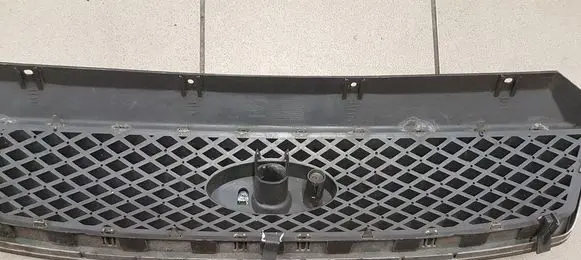 Ford Focus C-MAX Front grill 3M51R8138