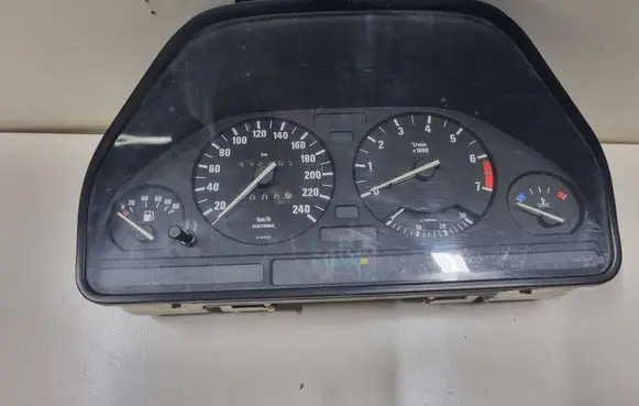 BMW 5 E34 Speedometer (instrument cluster) 1384287 7030001002