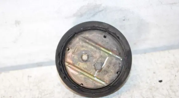 BMW 5 E39 Engine mount bracket 1094365 22111094365
