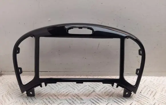 Radio/GPS head unit trim