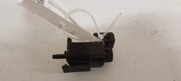 BMW 5 F10 F11 Turbo solenoid valve 7810831 70231800
