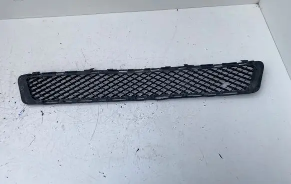 Mercedes-Benz E W212 Front bumper lower grill A2128850523