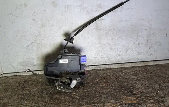 Audi A8 S8 D3 4E Rear door lock 4E0839016