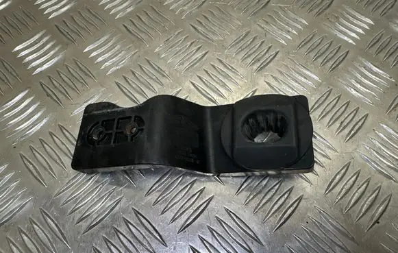 Jaguar XE Radiator mount bracket GX738K337AC