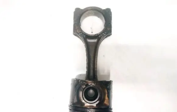 Toyota Avensis T250 Piston with connecting rod