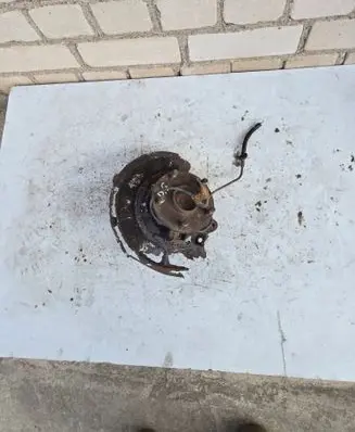 Toyota Corolla Verso E121 Rear wheel hub 