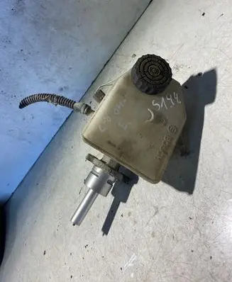 Citroen C8 Brake fluid reservoir 