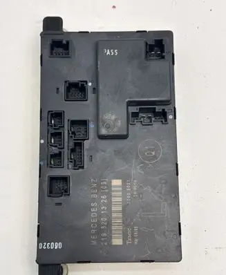 Mercedes-Benz CLS C219 Door control unit/module 2198201326 00005021