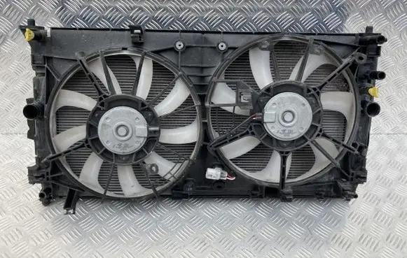 Toyota Prius (XW50) Radiator set PK12339