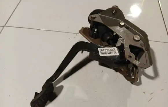 Ford Fiesta Clutch pedal 