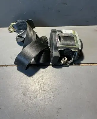 Volkswagen PASSAT B5.5 Front seatbelt 561080101 06RS000