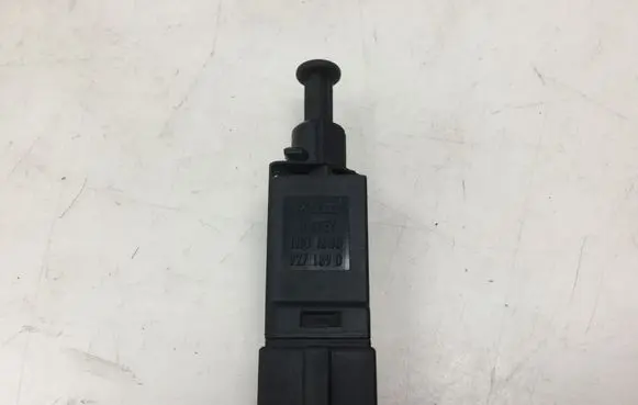 Volkswagen Sharan Brake pedal sensor switch 1H0MW0