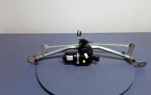 BMW X5 G05 Front wiper linkage and motor 8739979