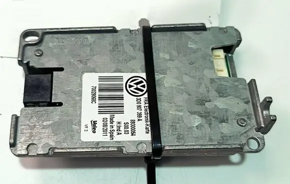 Volkswagen Phaeton Headlight ballast module Xenon 3D0907399A
