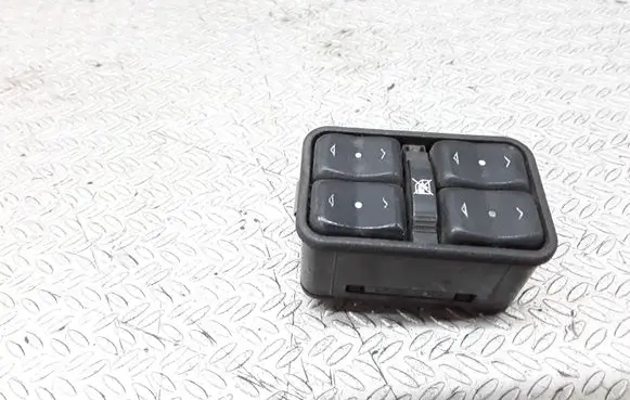 Opel Astra G Electric window control switch 13363401