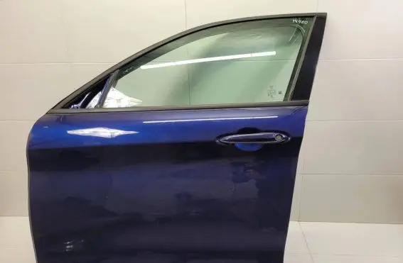Alfa Romeo Stelvio Front door